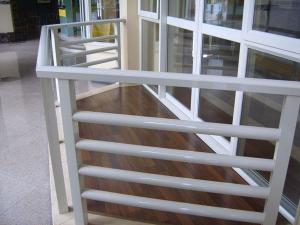  Cerca de aluminio 