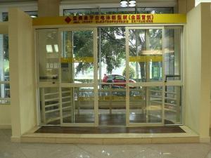  Puertas y ventanas corredizas de aluminio 