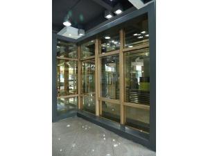  Ventanas de aluminio abatibles con rotura de puente térmico 