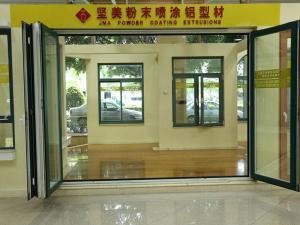 Puertas y ventanas abatibles de aluminio 